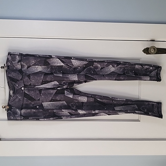 DAnskin Now Space Patterned Leggings - Picture 2 of 10